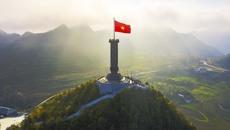 Điểm cực bắc của nước ta thuộc tỉnh nào?