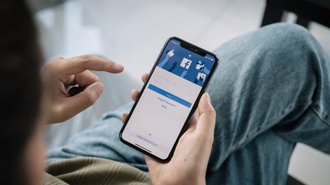 Cách tải Facebook về máy tính miễn phí nhanh chóng & đơn giản