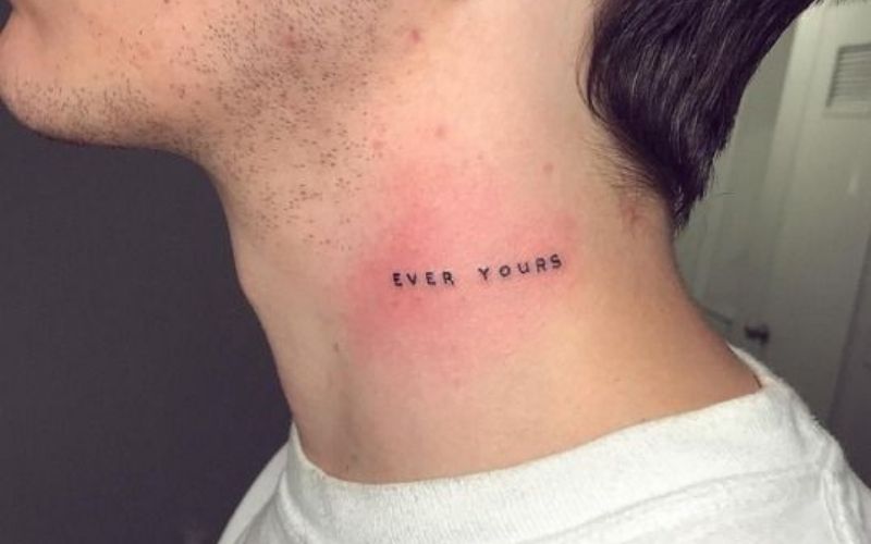 Hình xăm Ever yours có ý nghĩa khẳng định chủ quyền đối với một người nào đó