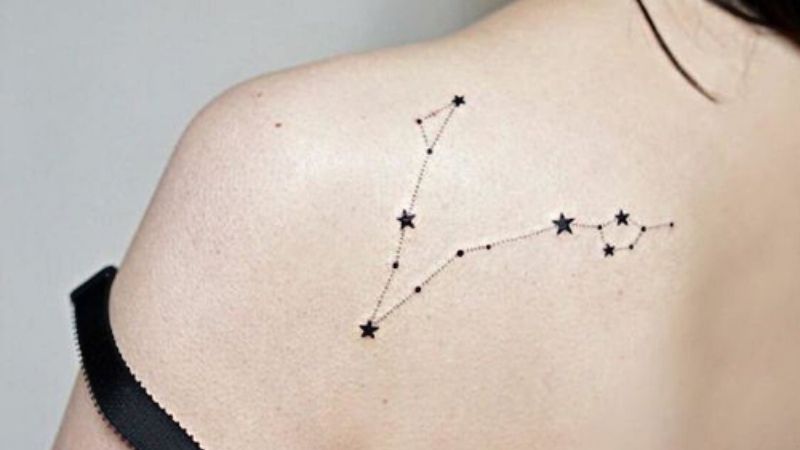 Hình xăm chòm sao Song Ngư nhẹ nhàng, cá tính cho nữ