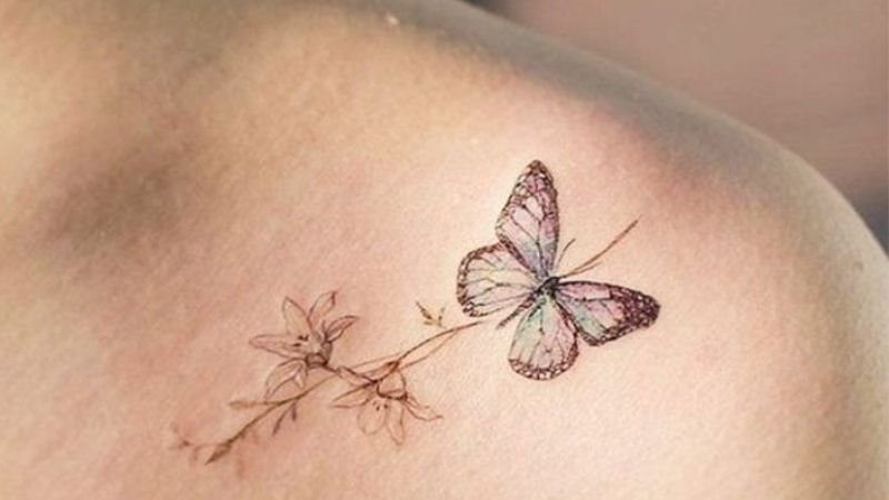 Hình xăm kết hợp bướm và hoa cho nữ quyến rũ