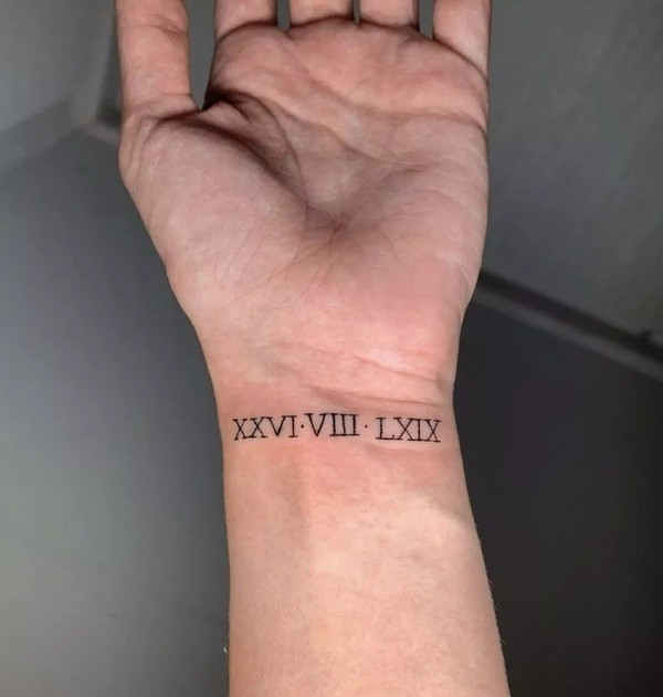 hình xăm mini ở cổ tay cho nữ  Tatuagem detalhada Tatuagem pequena  Tatuagem
