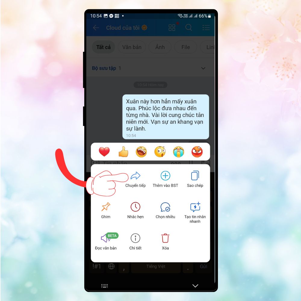 Tiếp tục, một bản công cụ hiện ra > Hãy chọn vào mục Chuyển tiếp để chuyển tiếp tin nhắn này đến những người khác.