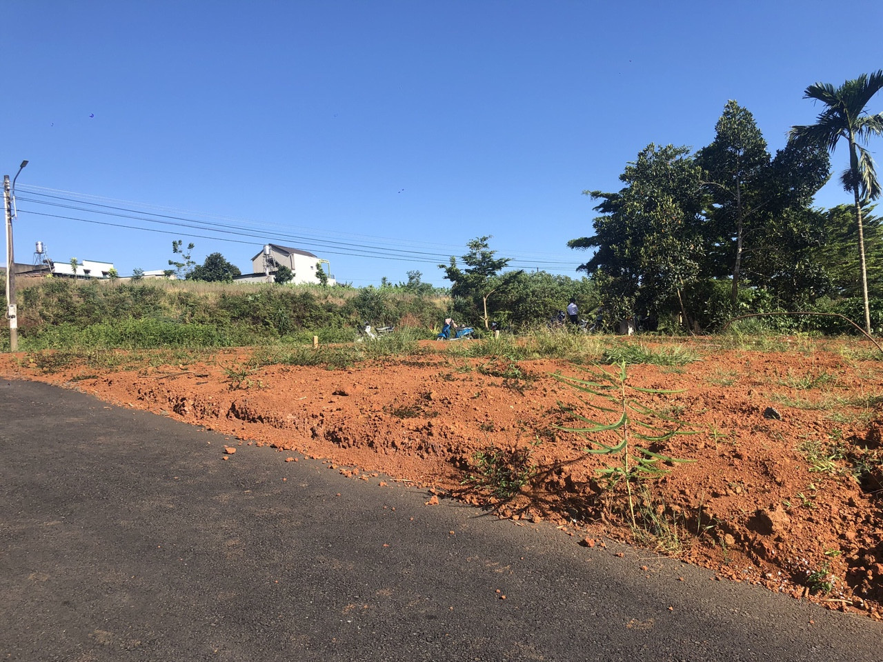 Cần bán lô đất ngộp giá 750tr, UBND Dambri,100m2