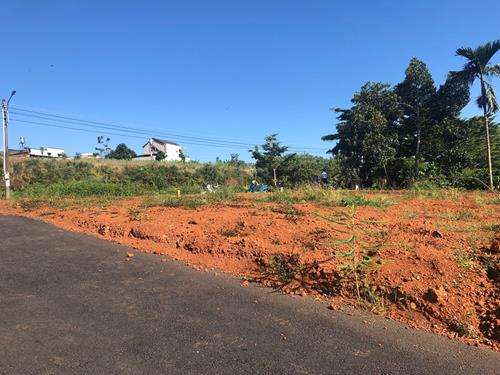 Cần bán lô đất ngộp giá 750tr, UBND Dambri,100m2 Cần bán lô đất ngộp giá 750tr, UBND Dambri,100m2