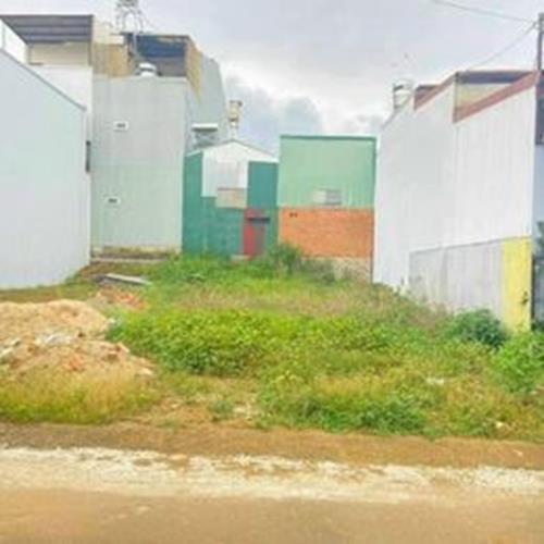 Cần bán đất ngộp 7x25, Chợ khu 6, 950tr Cần bán đất ngộp 7x25, Chợ khu 6, 950tr