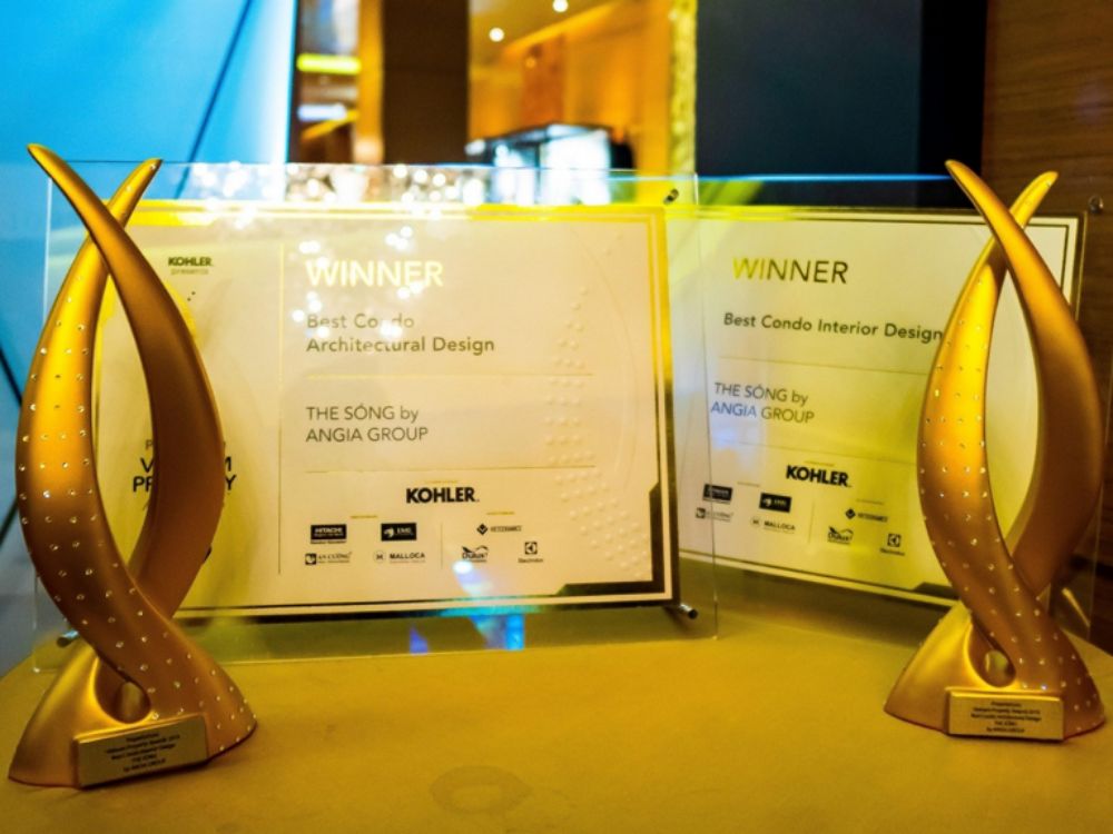 The Sóng nhận cú đúp giải thưởng Quốc Tế