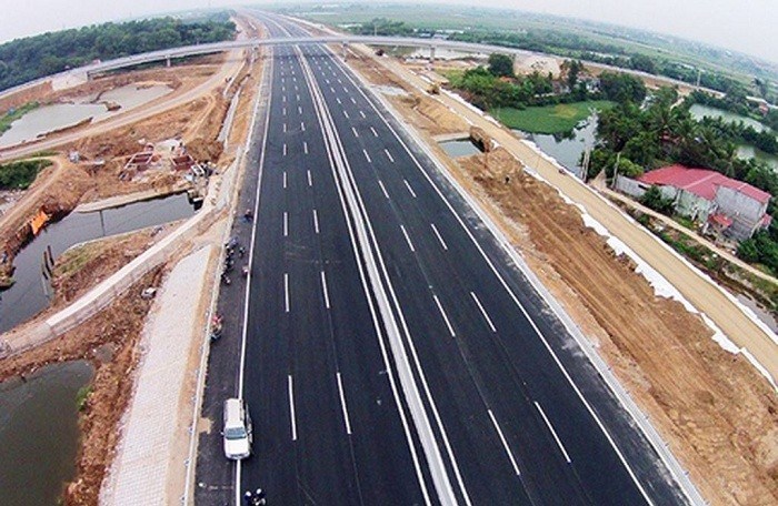 Dự án đường cao tốc Đồng Phú - Bình Dương đang được xây dựng