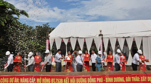Buổi lễ khởi công xây nâng cấp và mở rộng tuyến đường ĐT 753B tại Bình Phước