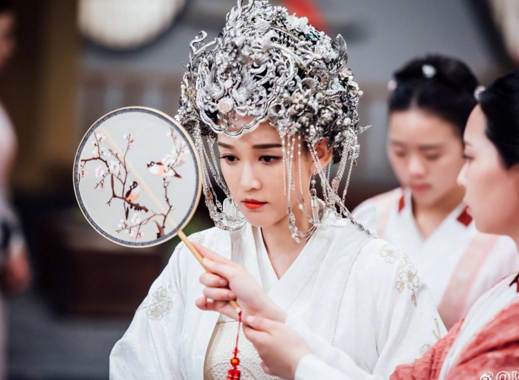 "Độc Cô Hoàng hậu" của Trần Kiều Ân khai màn với hơn 100 triệu lượt xem