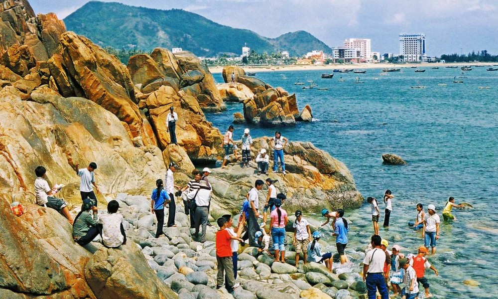 Bãi Trứng, Ghềnh Ráng (bãi tắm Hoàng Hậu)