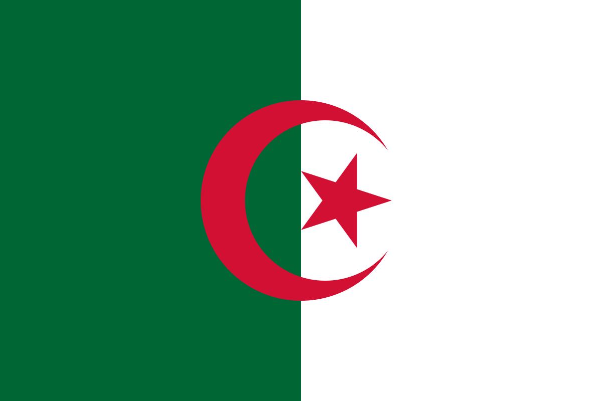 Quốc kỳ của Algérie gồm hình trăng lưỡi liềm và ngôi sao màu đỏ trên nền xanh và trắng. Trăng lưỡi liềm và ngôi sao là dấu hiệu của các nước Hồi giáo. Màu lục trên nền cờ tượng trưng cho sự hy vọng. Màu trắng biểu thị sự thuần khiết và hòa bình. Màu đỏ của trăng lưỡi liềm và ngôi sao tượng trưng cho tinh thần cách mạng và hiến thân.