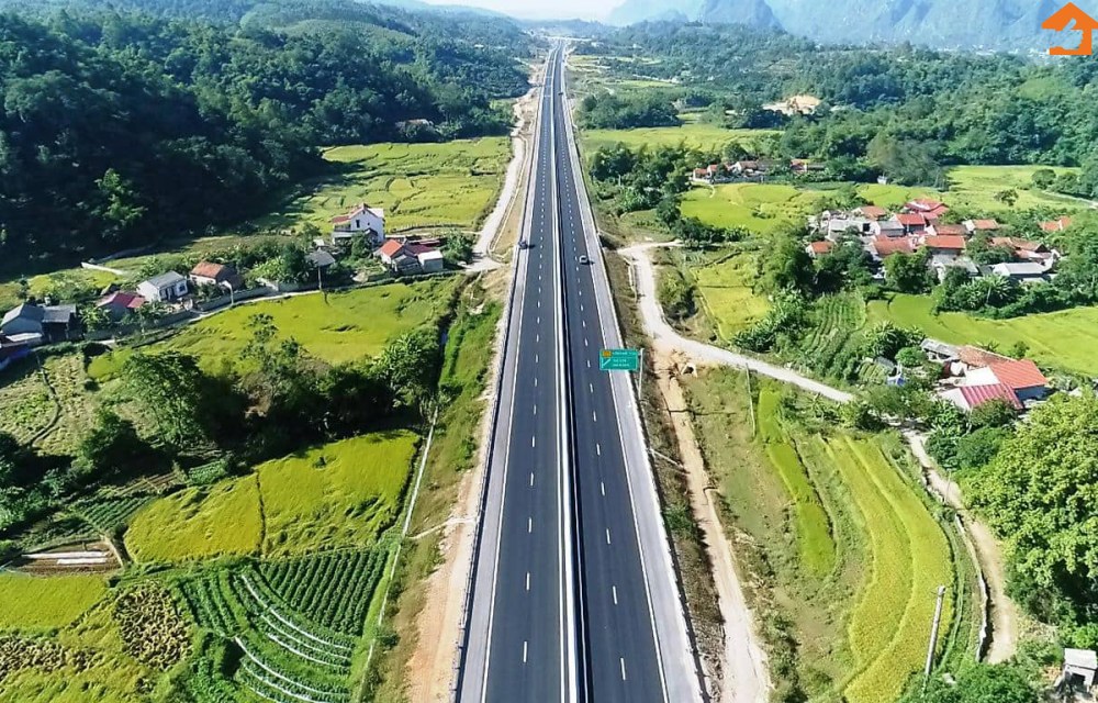 Cao tốc Đồng Đăng - Trà Lĩnh giúp rút ngắn thời gian di chuyển xuống còn 2 giờ đồng hồ từ Hà Nội đến Lạng Sơn, Cao Bằng