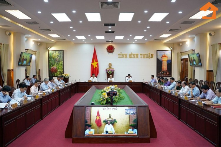 Mới đây, Thủ tướng Chính phủ Nguyễn Xuân Phúc cho phép Bộ Quốc phòng ứng trước kinh phí, giao tỉnh Khánh Hòa đấu giá đất sân bay Nha Trang tạo nguồn vốn thực hiện dự án sân bay Phan Thiết.