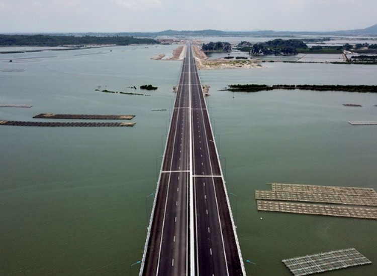 Tuyến đường ven biển đoạn Thái Bình dài khoảng 34 km giúp nối với Hải Phòng và Nam Định