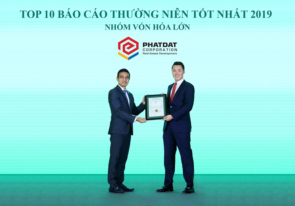 Ông Nguyễn Tấn Danh - Phó Chủ tịch HĐQT kiêm cố vấn điều hành nhận giải top 10 BCTN Tốt nhất 2019