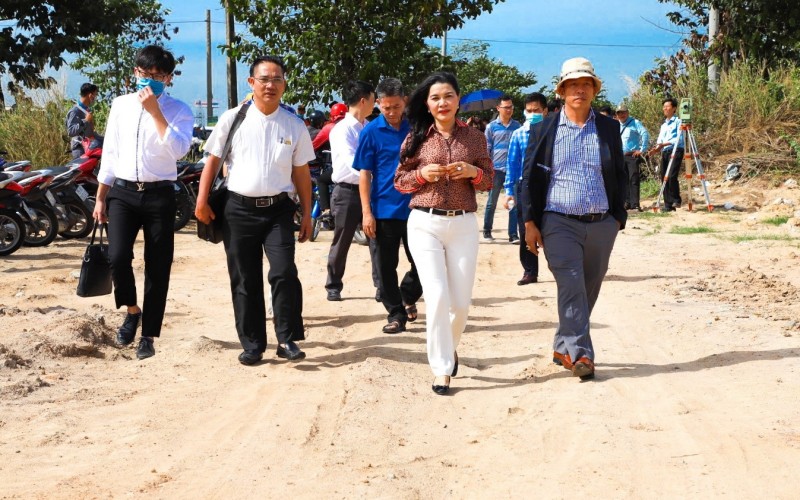 Hình ảnh tại lễ nhận bàn giao đất tại dự án Khu dân cư Hòa Lân