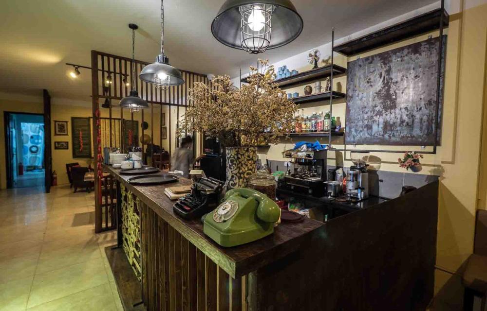 Quầy pha chế 1986 Homestay Đà Nẵng rất thân thiện và sạch sẽ