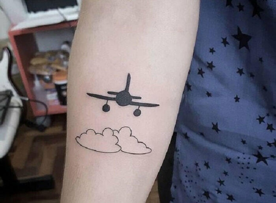 Ảnh tattoo Hình xăm mini máy bay đầy hiện đại và phong cách nhất