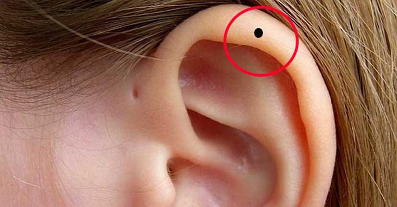 Phụ nữ có nốt ruồi ở vành tai báo hiệu sư thông minh