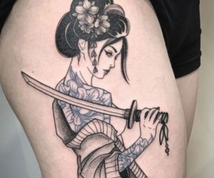 19212041-8-hinh-geisha-hoa-dao-cam-kiem