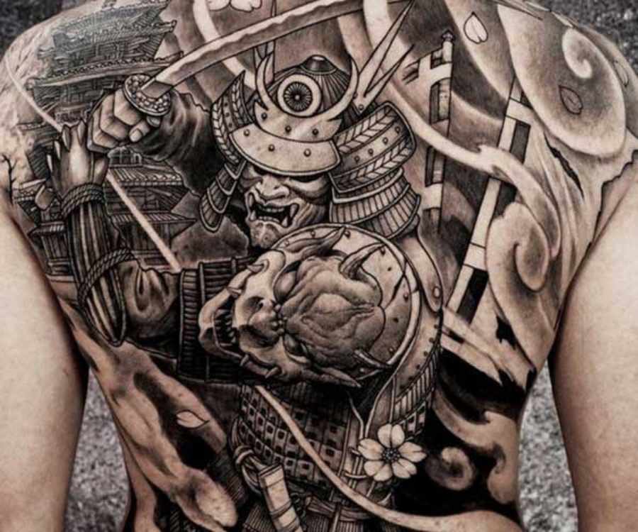 Hình xăm Samurai Nhật cổ trên lưng mạnh mẽ