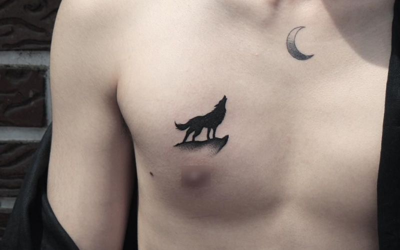Tattoo sói ở ngực, biểu tượng cho sự thông minh, sắc sảo