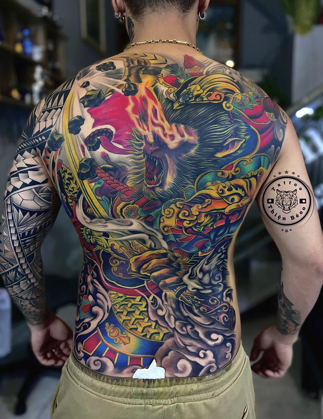 Chàng trai hiếu thảo xăm kín lưng để thể hiện tình yêu dành cho mẹ  Full  back tattoo  Dong Tribal  YouTube