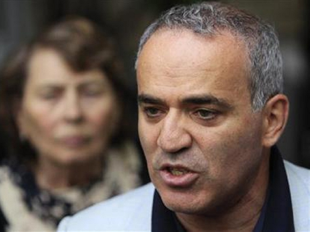 Cựu vô địch cờ vua thế giới Garry Kasparov - Ảnh: Reuters