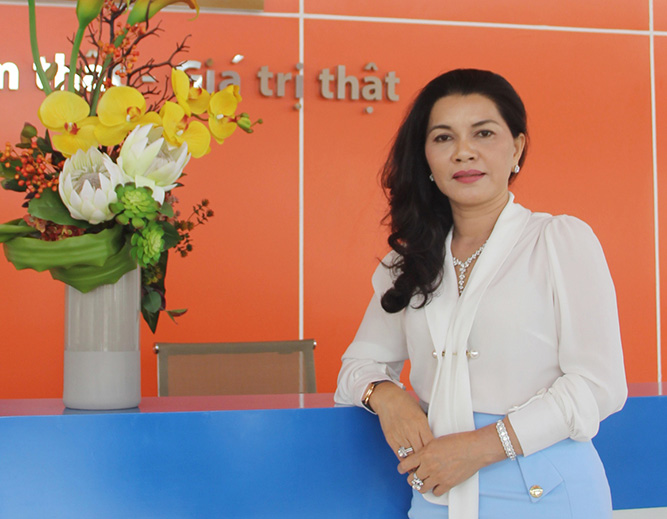 Bà Đặng Thị Kim Oanh chia sẻ Bí quyết để hệ thống gặt hái thành công. Đơn giản chúng tôi luôn tuân theo quy luật thị trường và đồng hành chia sẻ cơ hội đầu tư, tìm kiếm lợi nhuận với khách hàng.
