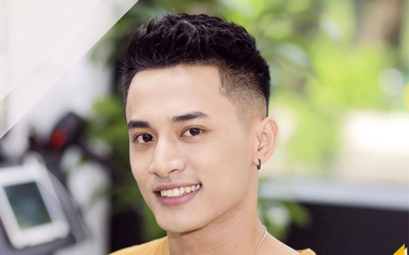 Kiểu tóc Short Quiff uốn cong được các bạn nam rất ưa thích.