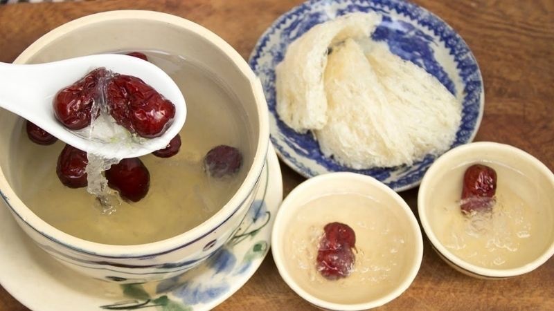 Thành phẩm yến chưng đường phèn táo đỏ