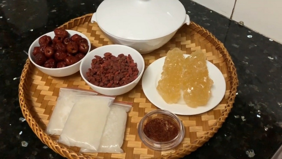 Nguyên liệu chưng yến với táo đỏ, kỷ tử
