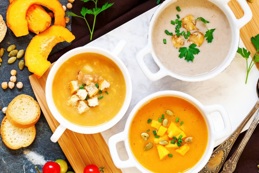 Cách chưng yến sào với thịt cua và bí đỏ