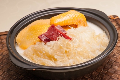Cách chưng yến cho bé 7-8 tháng tuổi bị ho