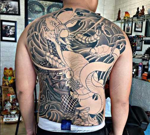 Hình xăm Huyền Vũ đẹp trên lưng