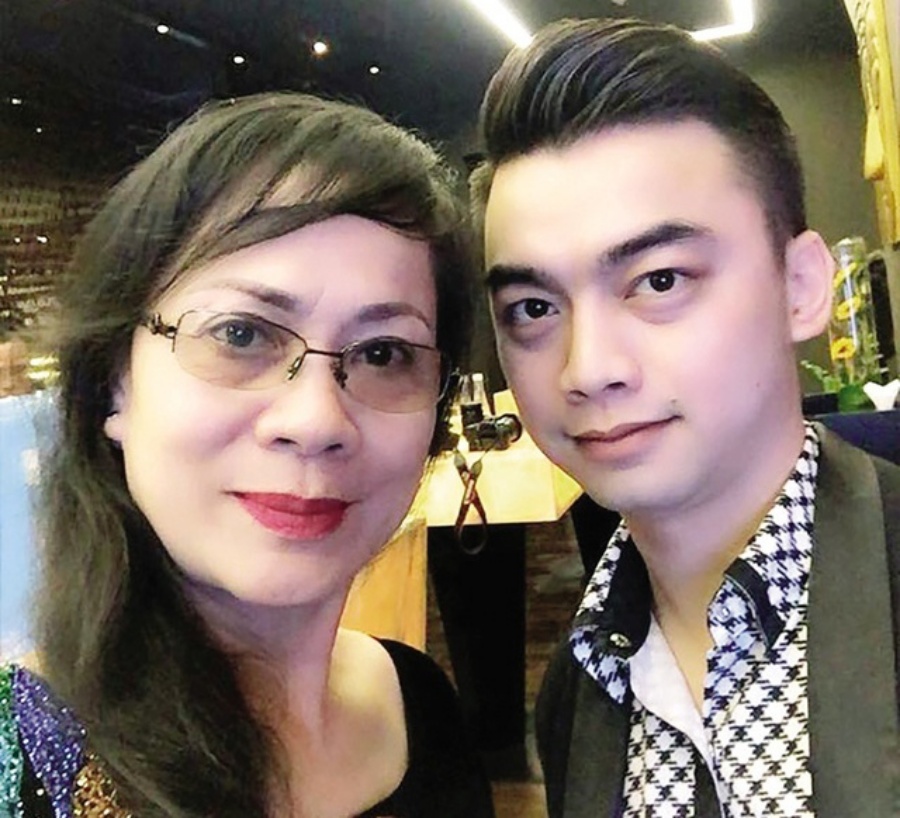 Phi công Hà Duy và mẹ