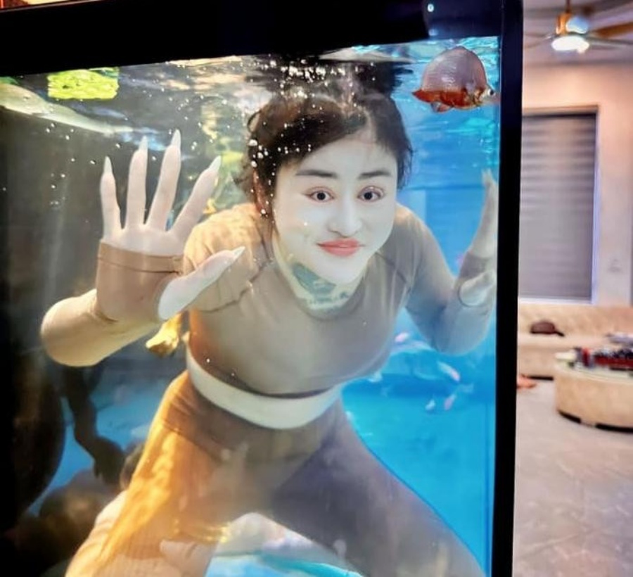 Ngân Baby cũng nhận về khá nhiều chỉ trích vì ngoại hình.