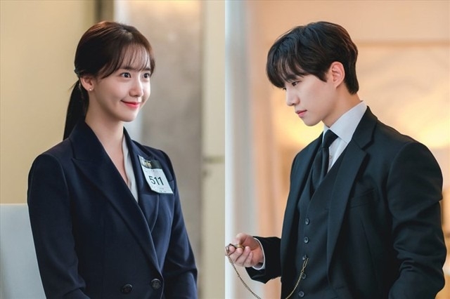 King the Land đánh dấu màn hợp tác phim ảnh đầu tiên giữa 2 thần tượng "thế hệ thứ 2" là Yoona và Lee Jun Ho.