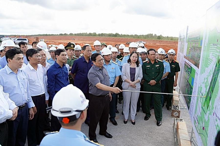 Thủ tướng Chính phủ đích thân thị sát tiến độ xây dựng sân bay Phan Thiết.
