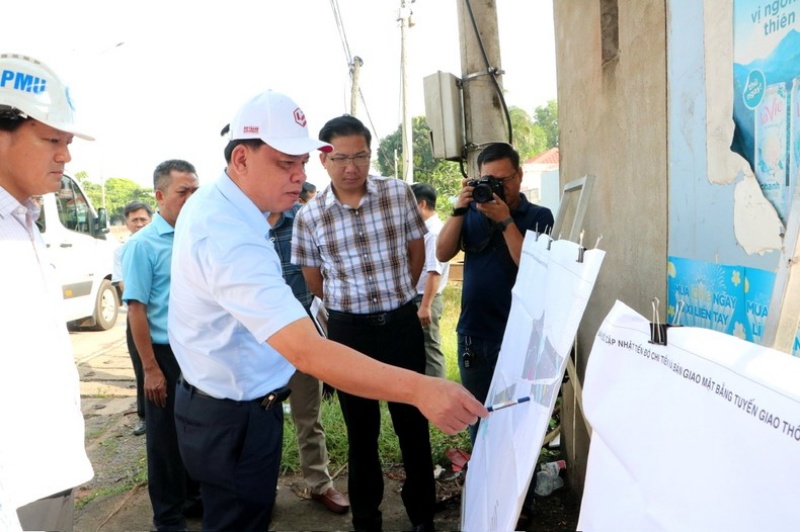 Lãnh đạo tỉnh Đồng Nai đã hướng dẫn tăng tốc độ thực hiện công tác giải phóng mặt bằng cho hai tuyến đường kết nối với sân bay Long Thành.
