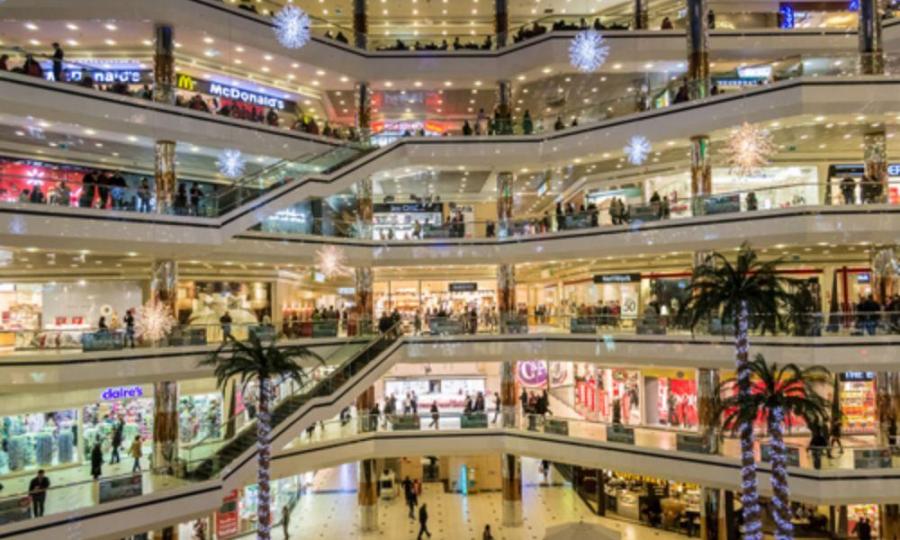 Vincom Plaza quy mô 6 tầng trong khuôn viên.