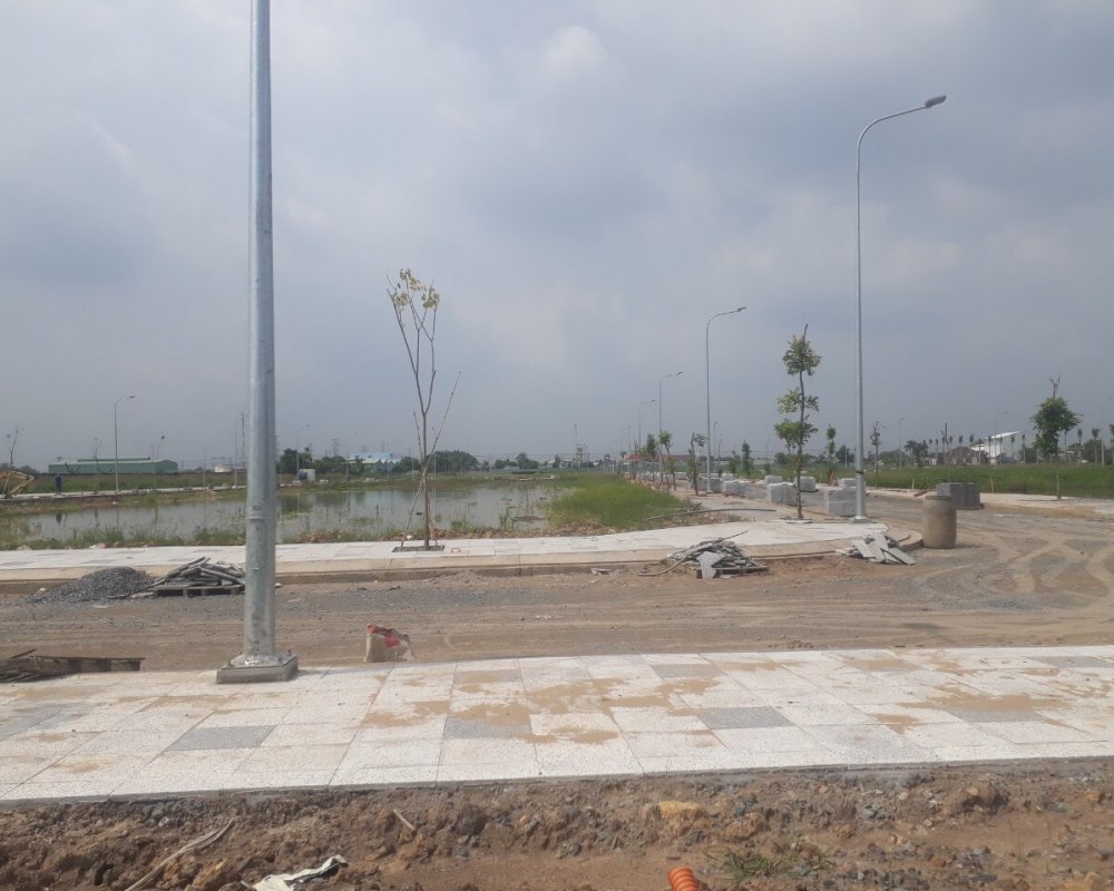 Tiến độ xây dựng trục đường N4 dự án đất nền VietUc Varea Long An 