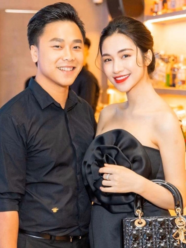 Hòa Minzy chia tay bạn trai Minh Hải sau 5 năm gắn bó
