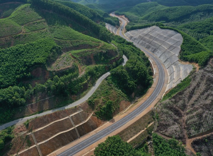 Hình ảnh tuyến Cao tốc La Sơn - Túy Loan tháng 5/2020