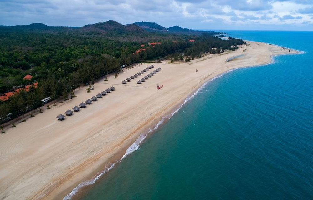 Vẻ đẹp hoang sơ tại bãi biển Hồ Tràm