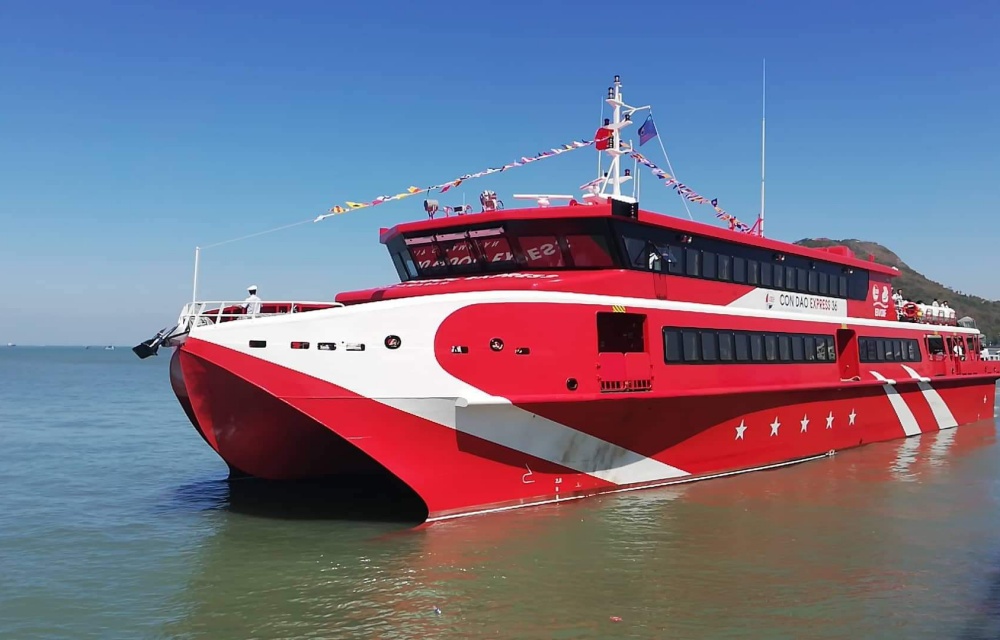 Thân tau Tàu cao tốc đi Côn Đảo Express Vũng Tàu 3 giờ
